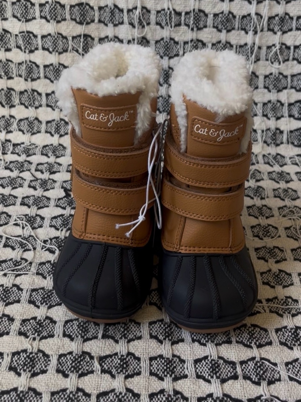 Cat & Jack Toddler Snow Boots Size 7 Tan Black Faux Fur Insulated Winter Boots